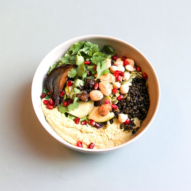 Bowl örthummus, äpple och rostade nötter (gårdagens)