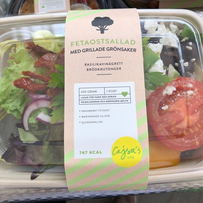 Fetaostsallad med grillade grönsaker