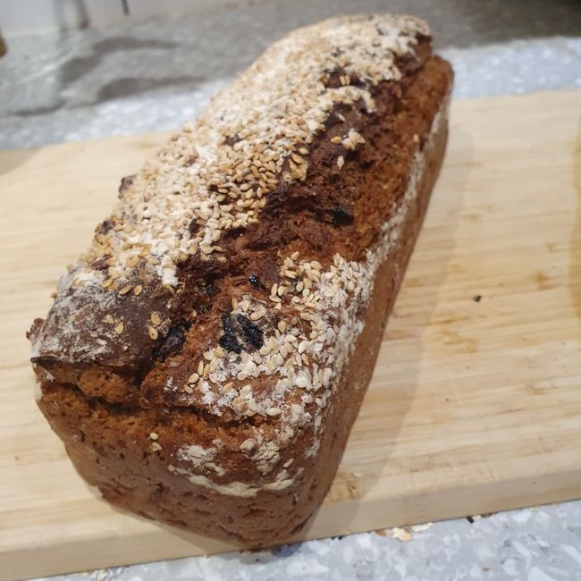 Dansk rågbröd med frukt