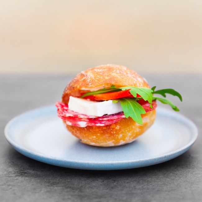 Surdeg, Salami/Brie