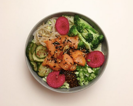 Chili och ingefäregravad Lax med Sesamdressing och Furukake (gårdagens)