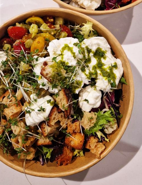 Sallad Herby Pickle med Buffelmozzarella