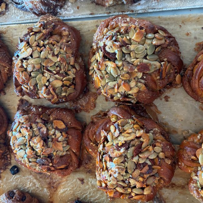 wallon/ valnötsbulle med saltkola topping