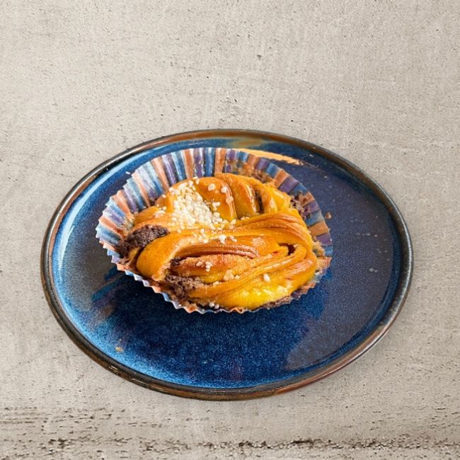 Vegansk saffrans bulle med choklad