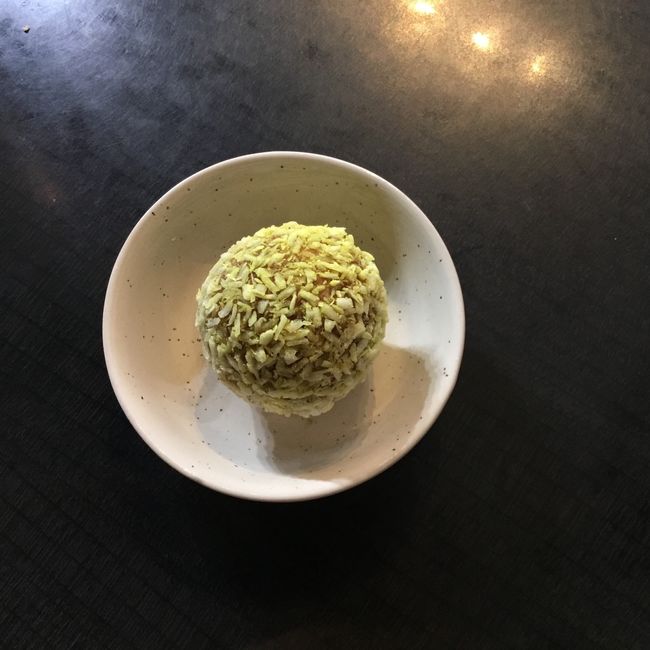 Ananas och citrus ball