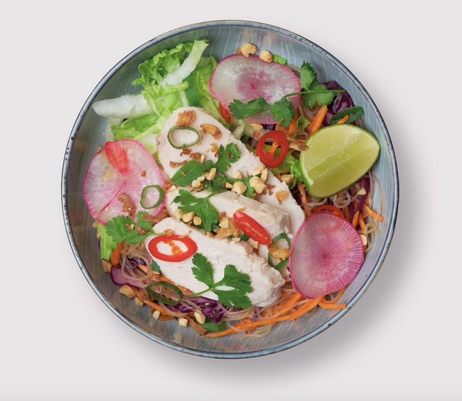 Liten Pad thai’ish / grillad kyckling & jordnötsdressing (gårdagens)