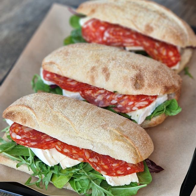 Ciabatta m. salami & brie